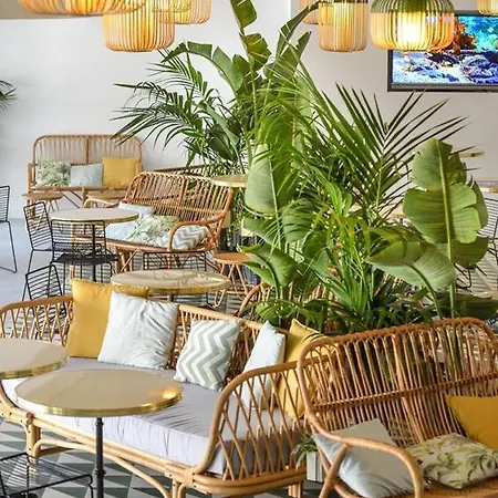 Rent Paradise * Grimaud