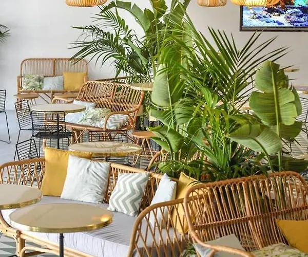 Rent Paradise * Grimaud